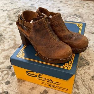Sbicca clog boots